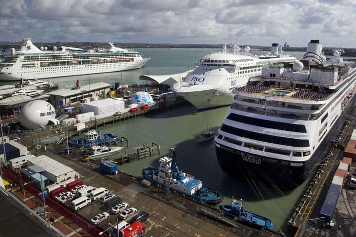 Auckland City Hotel to Cruise Ship Transfer by SUV