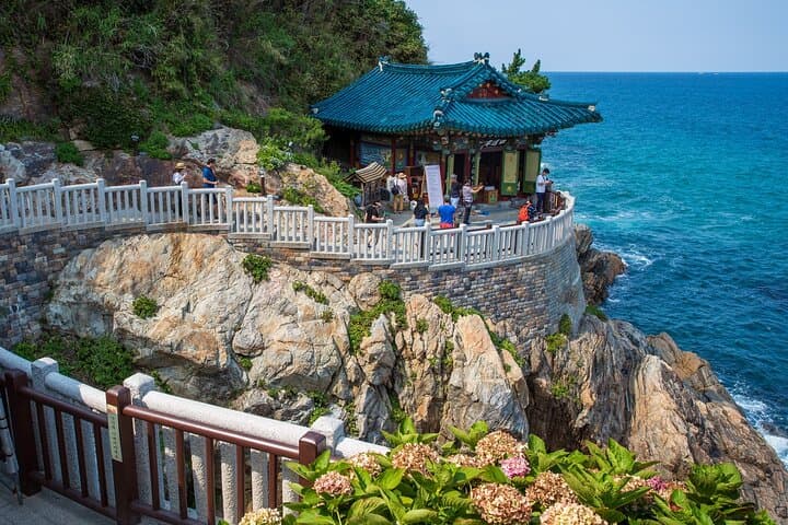 Mount Seorak and Naksansa Temple One Day Tour from Seoul