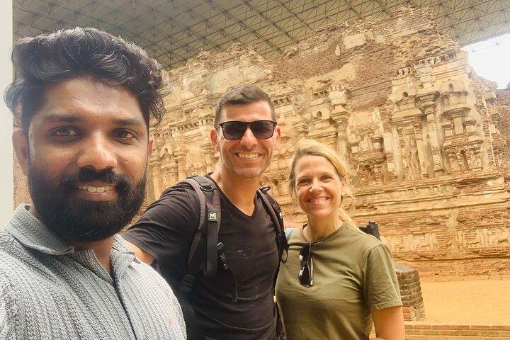 Private Sigiriya, Polonnaruwa & Cave Temple Tour from Dambulla
