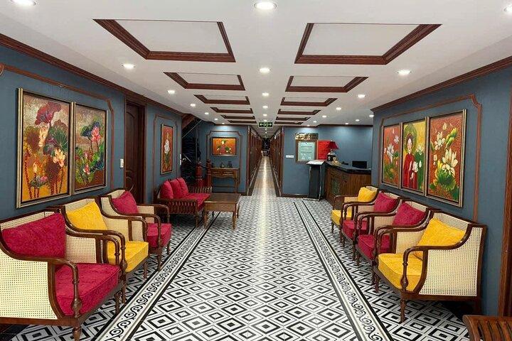 Halong Bay 2Day/1 Night - LUXURY OVERNIGHT CRUISE - Balcony Cabin