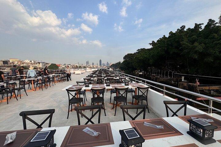 Bangkok: Luxury White Dinner Cruise Free Flow Beer and Wine