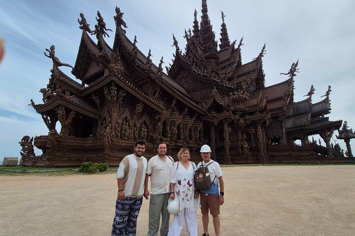 Bangkok: Pattaya Truth Sanctuary & Coral Island Private Tour