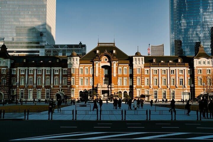 From the Imperial Palace to Odaiba : Time travel to Tokyo