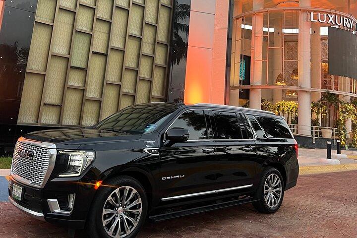 Luxury Private Transfer from Cancun Airport to Hotel Zone
