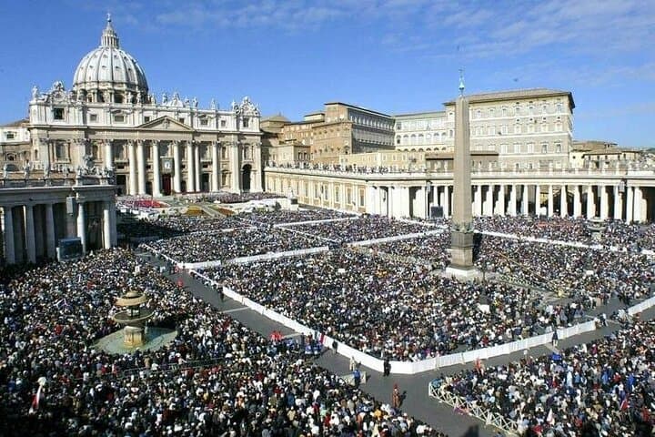 Vatican: Papal Audience with Pope Leo XIV – Reserved Spot & Guide
