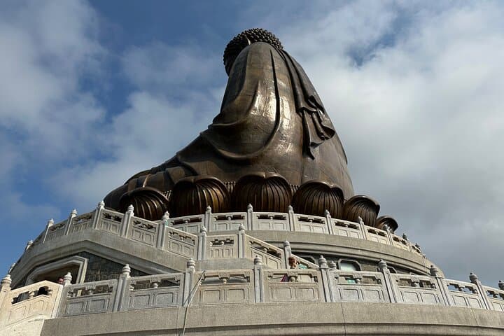 Hong Kong's Top 2 sites: Private Victoria Peak & Big Buddha Tour