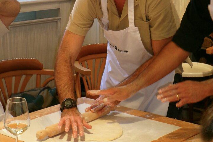 Authentic Pizza Cooking Class in Rome