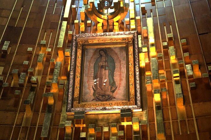 Tour of the Basilica of Guadalupe with Plaza de las Tres Culturas