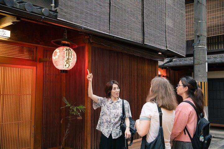 Kyoto Geisha District Walking Tour in Gion