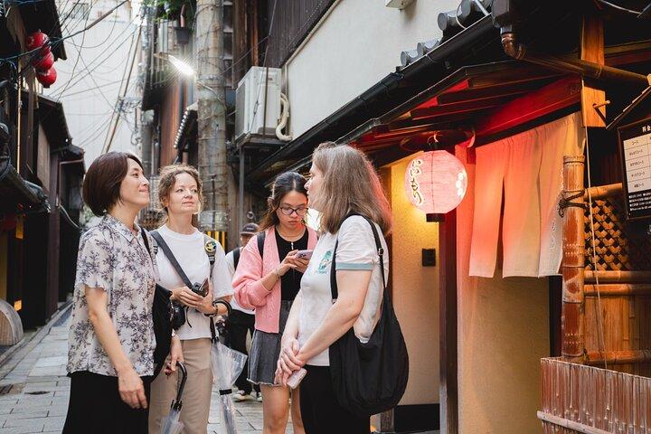 Kyoto Geisha District Walking Tour in Gion
