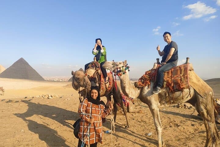Explore Giza pyramids & Sphinx: Half-Day Historical Tour