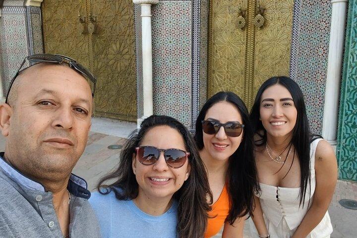 Fes Medina Full Day Guided Tour and Ramparts by Private Car