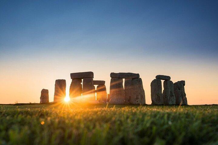 Private Day Tour to Stonehenge and Windsor Castle
