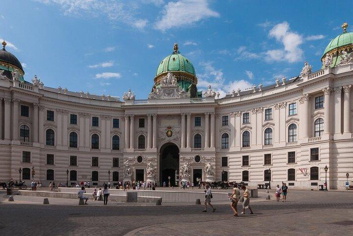 Guided city tour in Vienna: the emergence of a cosmopolitan city