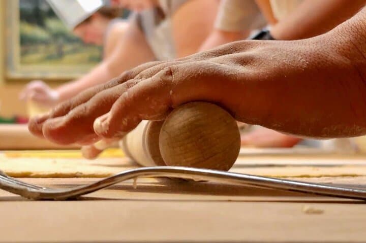 Rome Pasta and Tiramisu Class: Ravioli, Fettuccine & Fine Wine 5*