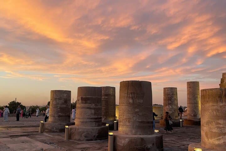 Private Return Transfer from Luxor to Edfu and Kom Ombo Temples