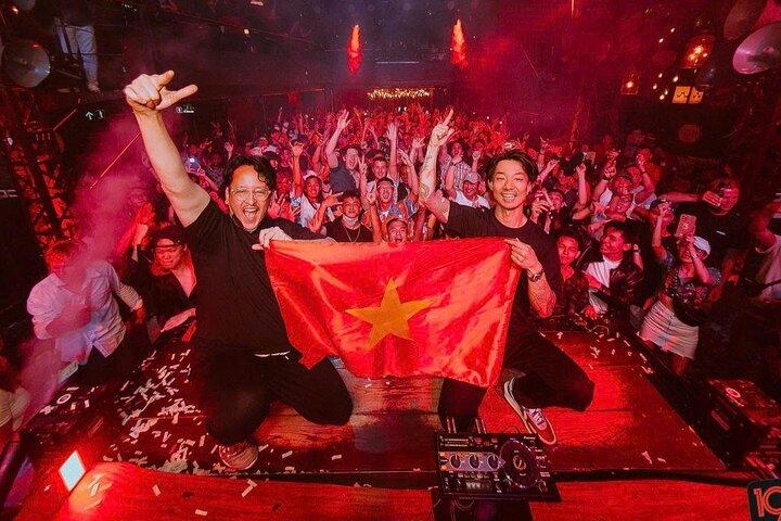 Uncovered Hanoi Nightlife & Club Tour with Local Guide