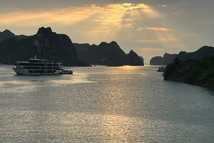 From Hanoi: 3-Day Ninh Binh & Ha Long-Lan Ha Bay 5 star Cruise