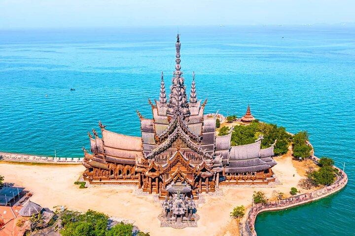 Bangkok: Pattaya Truth Sanctuary & Coral Island Private Tour