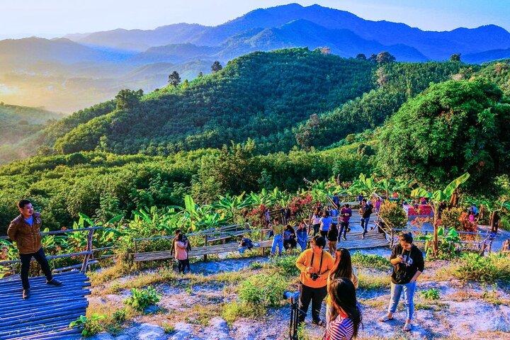 Luang Prabang Almsgiving, Temples and Phu Si Hill Private Tour