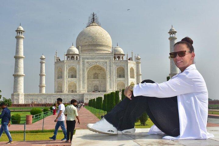 Overnight Taj Mahal & Agra Fort Tour From Delhi