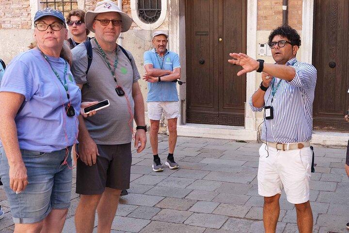 City Center Walking Tour in Venice & Gondola Experience
