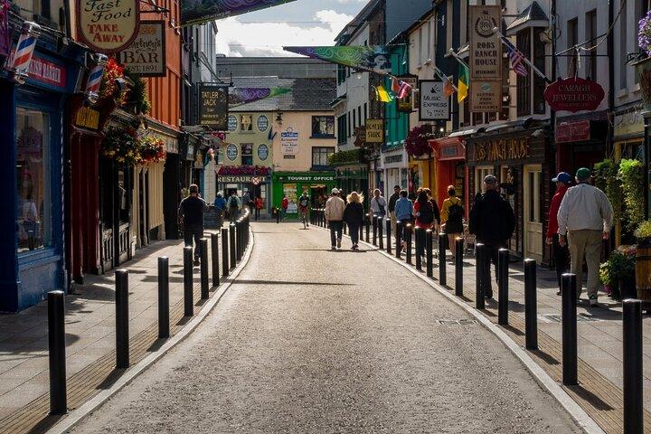 Lahinch: Private transfer to & from Dublin | Premium Vehicles