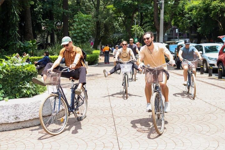 Bike to taste the world's best tacos - Mexico City