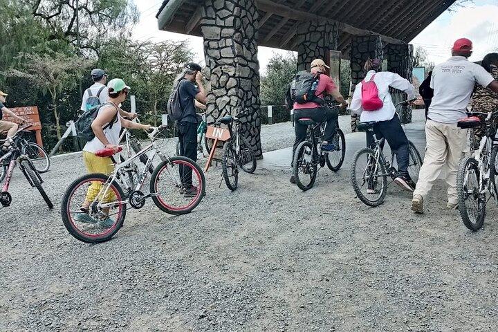 Nairobi: Hell's Gate National Park & Lake Naivasha Day Trip