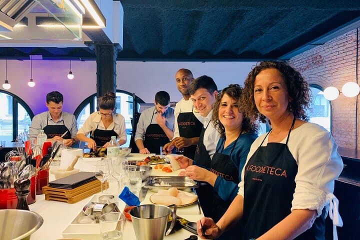 Santa Caterina Market Tour, Tapas & Paella Cooking Class