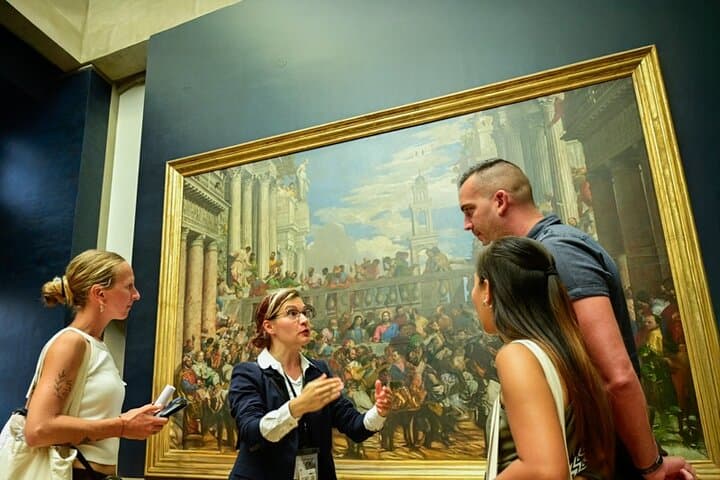 Louvre Museum Access Guided Tour with Mona Lisa
