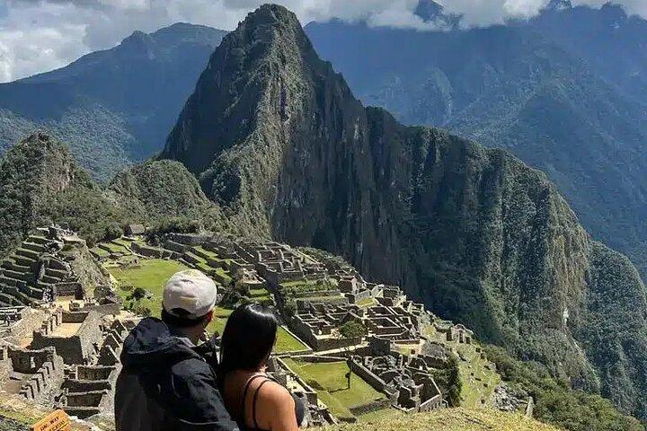 Private Guided Tour of Machu Picchu from Aguas Calientes