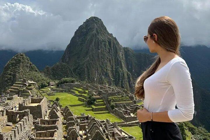 Private Guided Tour of Machu Picchu from Aguas Calientes