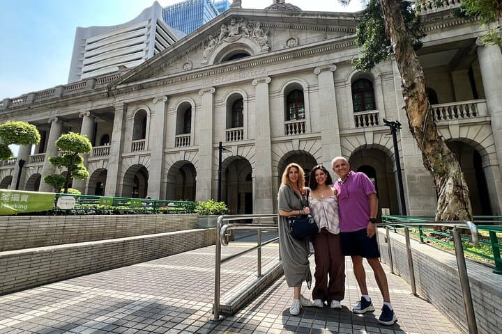 Hong Kong Private Tour with Master Storyteller (Full or Half Day)
