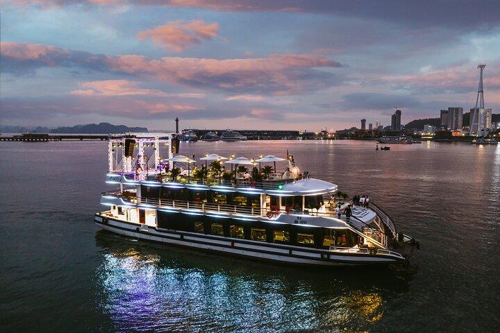 Hanoi : Halong Bay Premier Day 5 Star Cruise with Jacuzzi Pool
