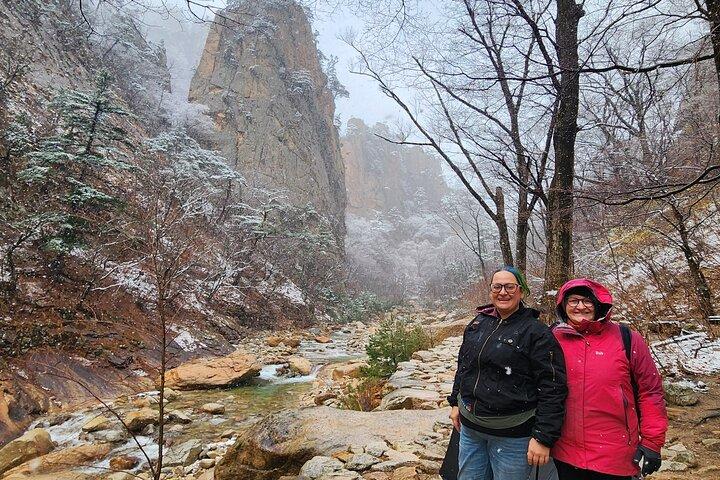 2-Day Hike through the Scenic Valleys of Mt. Seoraksan from Seoul