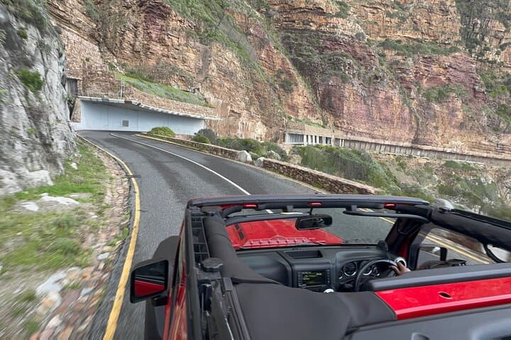 Cape Town : Cape Peninsula Jeep Safari Adventure