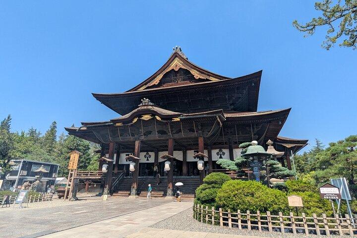 Nagano Zenkoji Temple Town Walking Tour and Oyaki Tasting