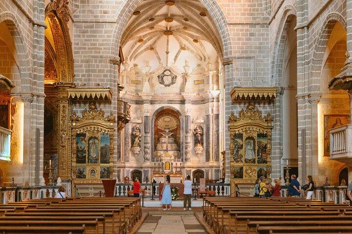 Small-Group Évora & Monsaraz Tour with Wine Tasting from Lisbon