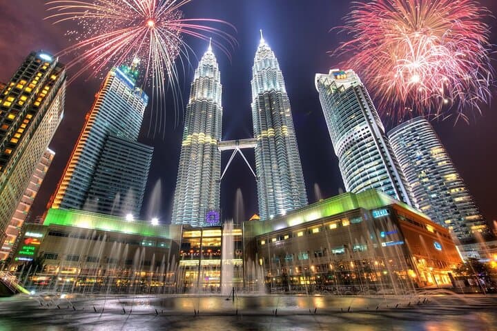 Sky-High Dining Experience at the Iconic Petronas Twin Towers