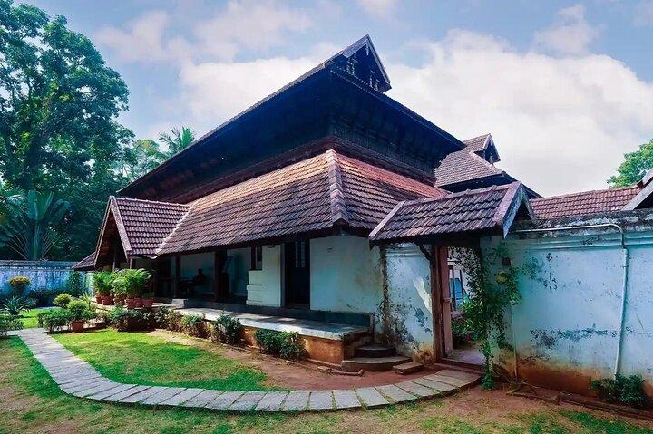Solo traveller Kerala 6 Day Tour Munnar Thekkady Alleppey Kovalam