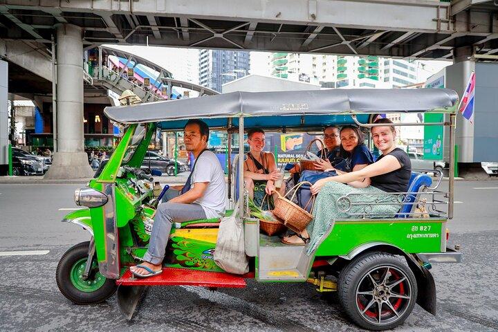 Hands-on Thai Cooking Class & Market Tour in Sukhumvit