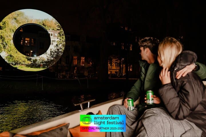Amsterdam Light Festival: Canal Cruise + Bite & Unlimited Drinks
