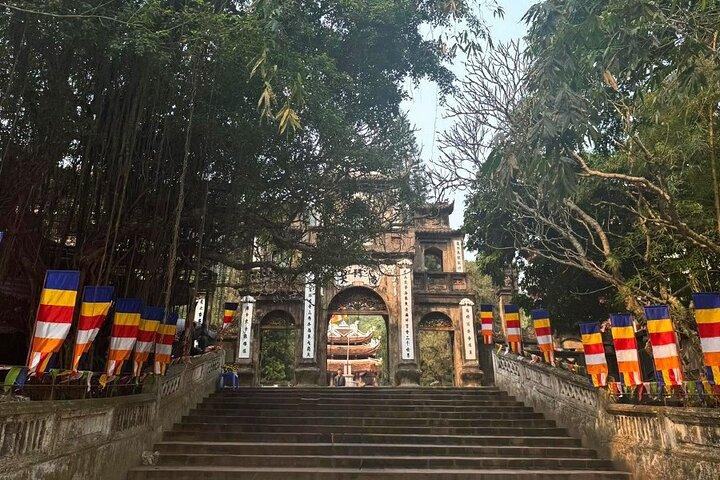 Perfume Pagoda Discovery: Full-Day Tour from Hanoi