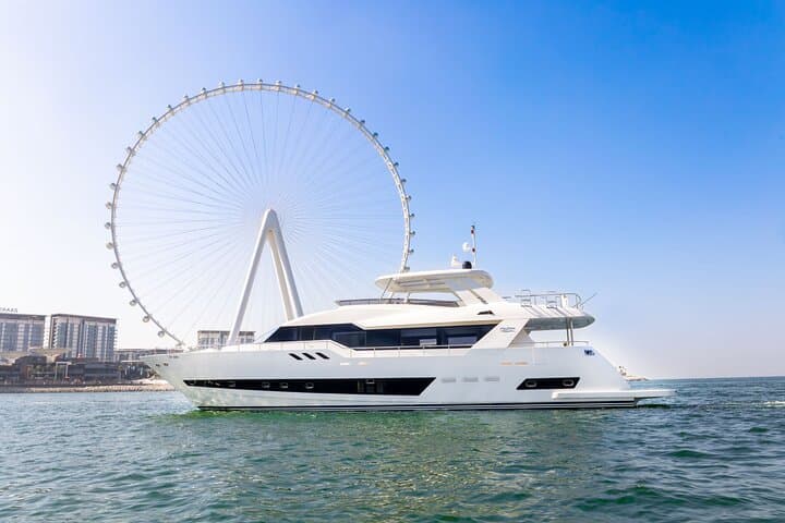Dubai: Sunset Yacht Tour With Live DJ, BBQ and Unlimited Drinks