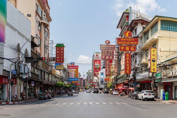 Private Bangkok Grand Palace, Temples & Chinatown Tour