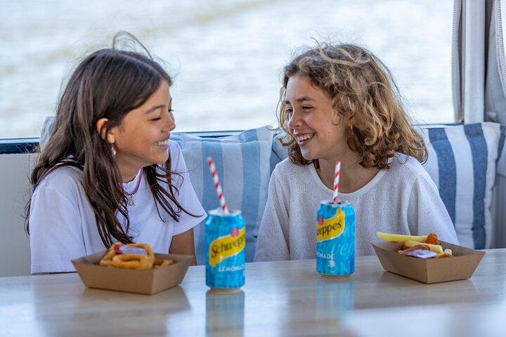 Noosa Queen Seafood Lunch Cruise - Complimentary Drink On Arrival