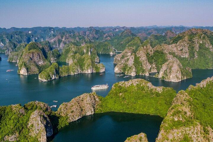 Indochine Luxury Cruise 3D2N Halong and Lan Ha Bay from Hanoi