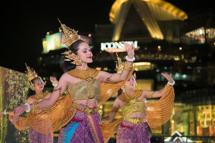 Sawasdee Chao Phraya Dinner Cruise in Bangkok