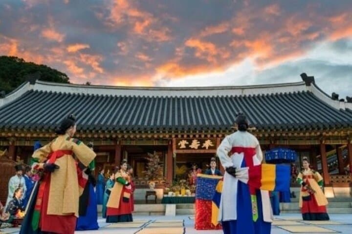 Suwon Hwaseong+Gwangmyeong Cave+Starfield Library from Seoul